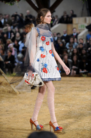 Illustration for article titled Chanel Takes A Roll In The Hay